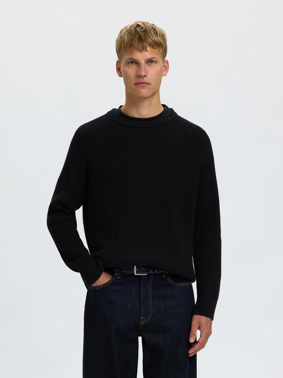 model_shot-front